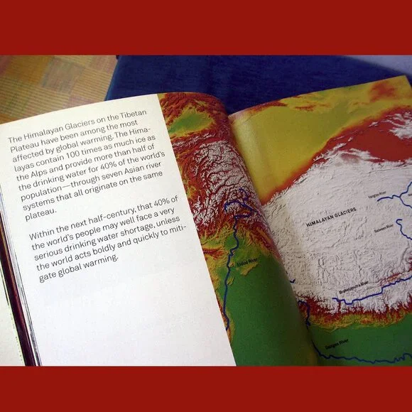 Book - An Inconvenient Truth: The Planetary Emergency of Global Warming.... - Picture 10 of 16